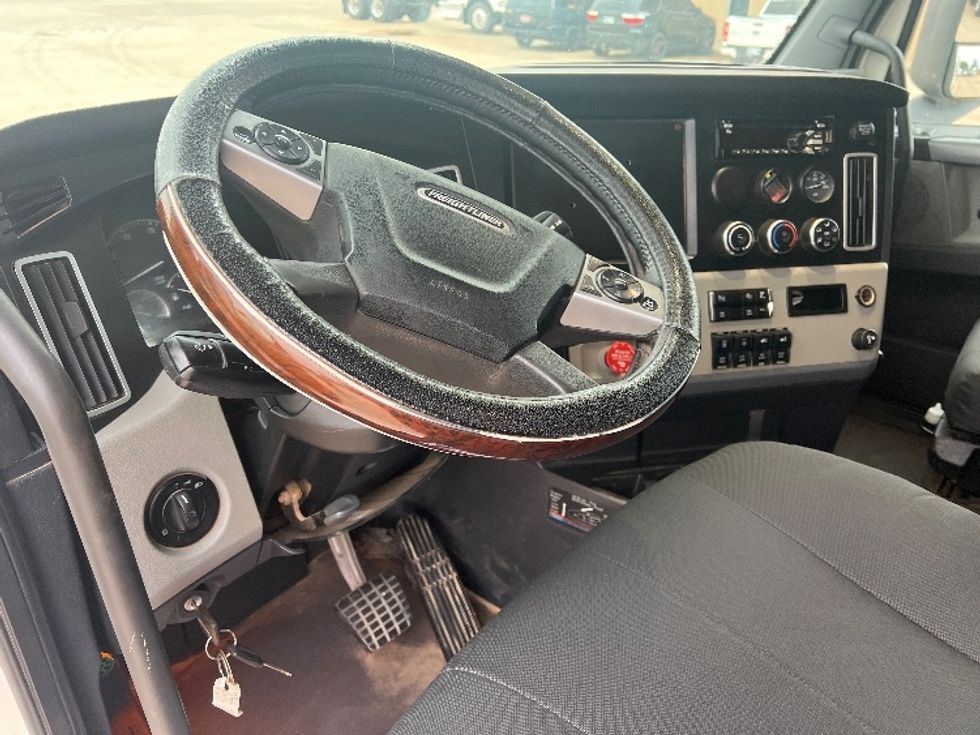 Sleeper Tractor-Heavy Duty Tractors-Freightliner-2020-T12664ST-Oklahoma City-OK-340,456\n\t\tmiles-$ 79,000 - Image 10