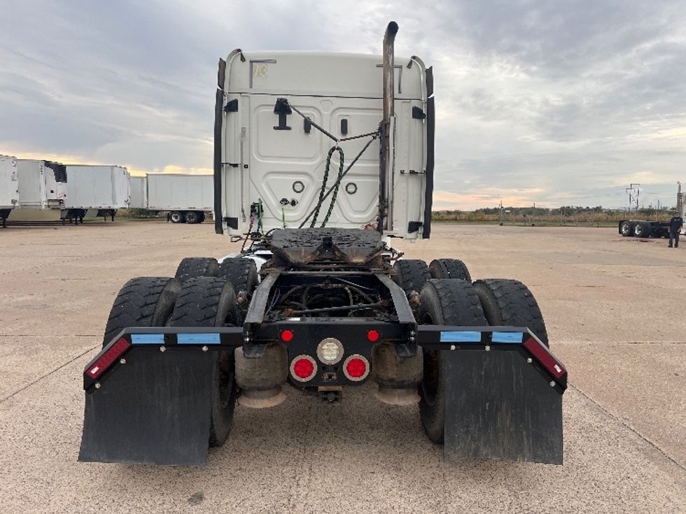 Sleeper Tractor-Heavy Duty Tractors-Freightliner-2020-T12664ST-Oklahoma City-OK-340,456\n\t\tmiles-$ 79,000 - Image 6