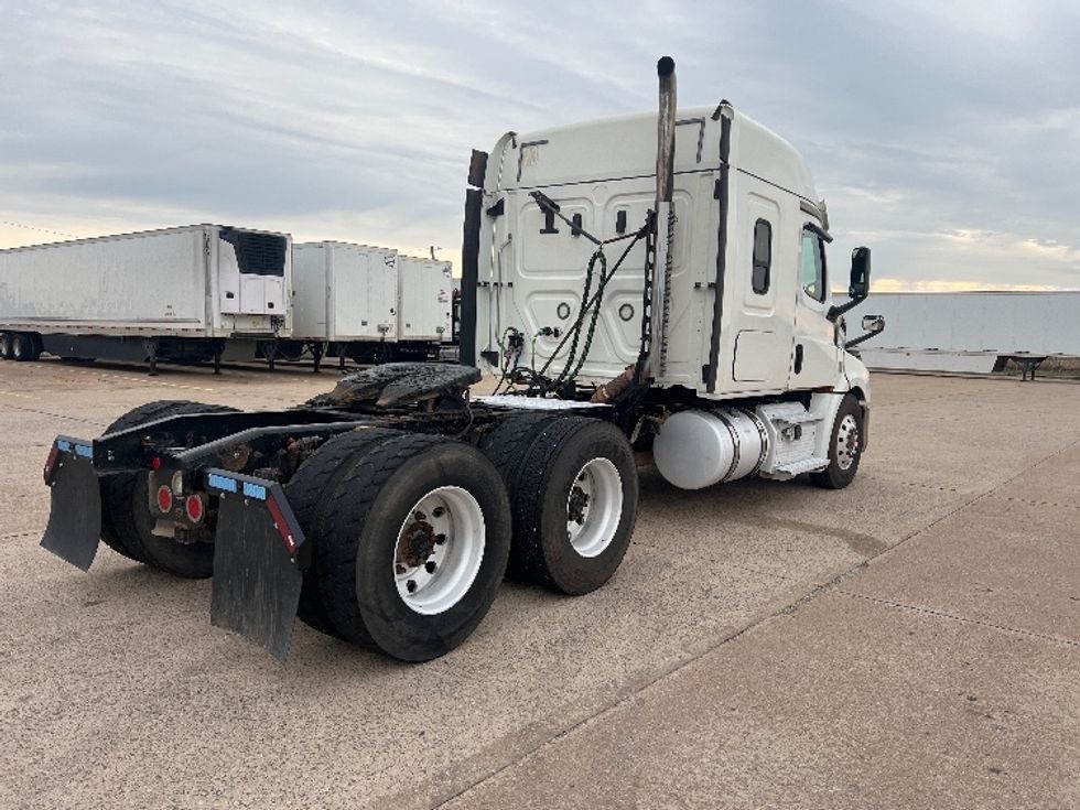 Sleeper Tractor-Heavy Duty Tractors-Freightliner-2020-T12664ST-Oklahoma City-OK-340,456\n\t\tmiles-$ 79,000 - Image 7