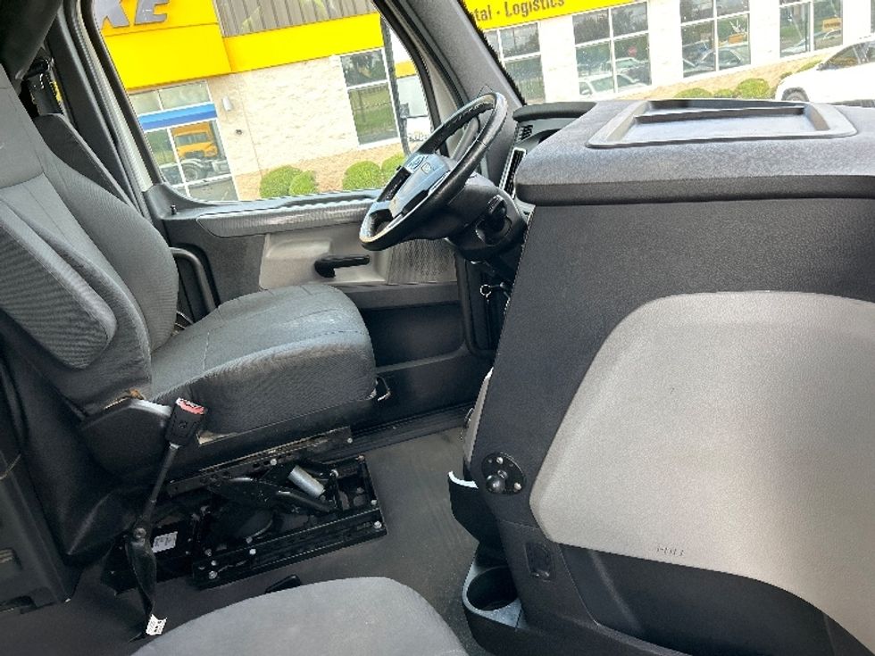 Sleeper Tractor-Heavy Duty Tractors-Freightliner-2020-T12664ST-Oklahoma City-OK-340,458\n\t\tmiles-$ 79,000 - Image 15