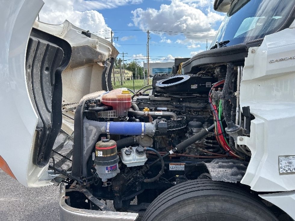 Sleeper Tractor-Heavy Duty Tractors-Freightliner-2020-T12664ST-Oklahoma City-OK-340,458\n\t\tmiles-$ 79,000 - Image 21