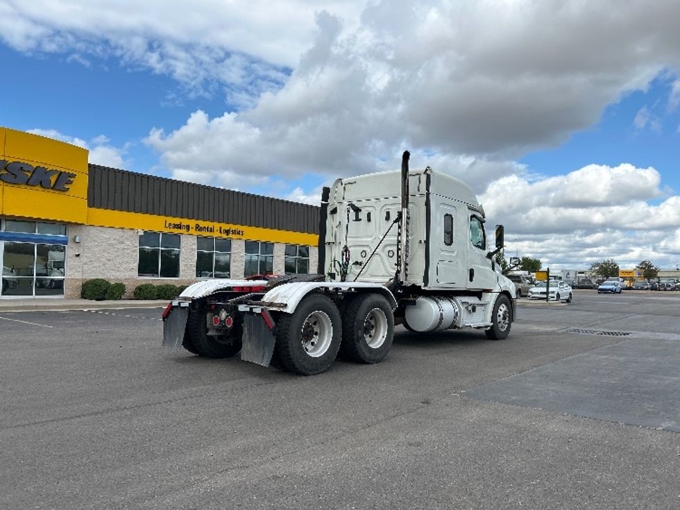 Sleeper Tractor-Heavy Duty Tractors-Freightliner-2020-T12664ST-Oklahoma City-OK-340,458\n\t\tmiles-$ 79,000 - Image 7