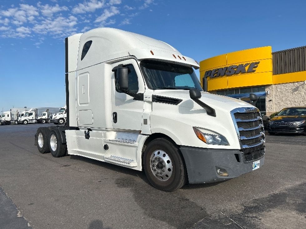 Sleeper Tractor-Heavy Duty Tractors-Freightliner-2020-T12664ST-Oklahoma City-OK-514,672\n\t\tmiles-$ 66,250 - Image 1