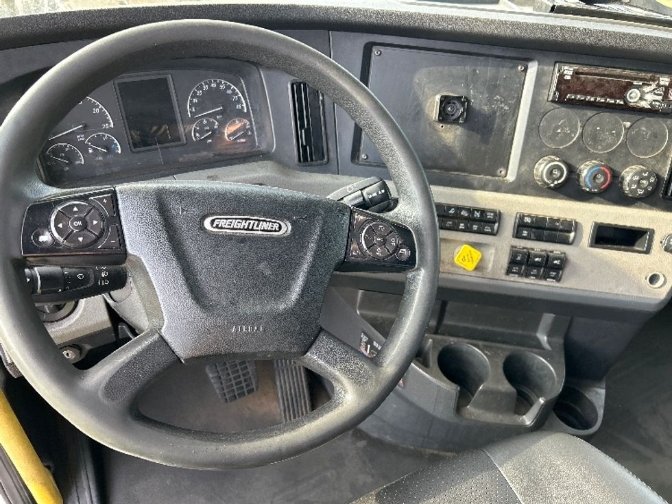 Sleeper Tractor-Heavy Duty Tractors-Freightliner-2020-T12664ST-Oklahoma City-OK-514,672\n\t\tmiles-$ 66,250 - Image 10