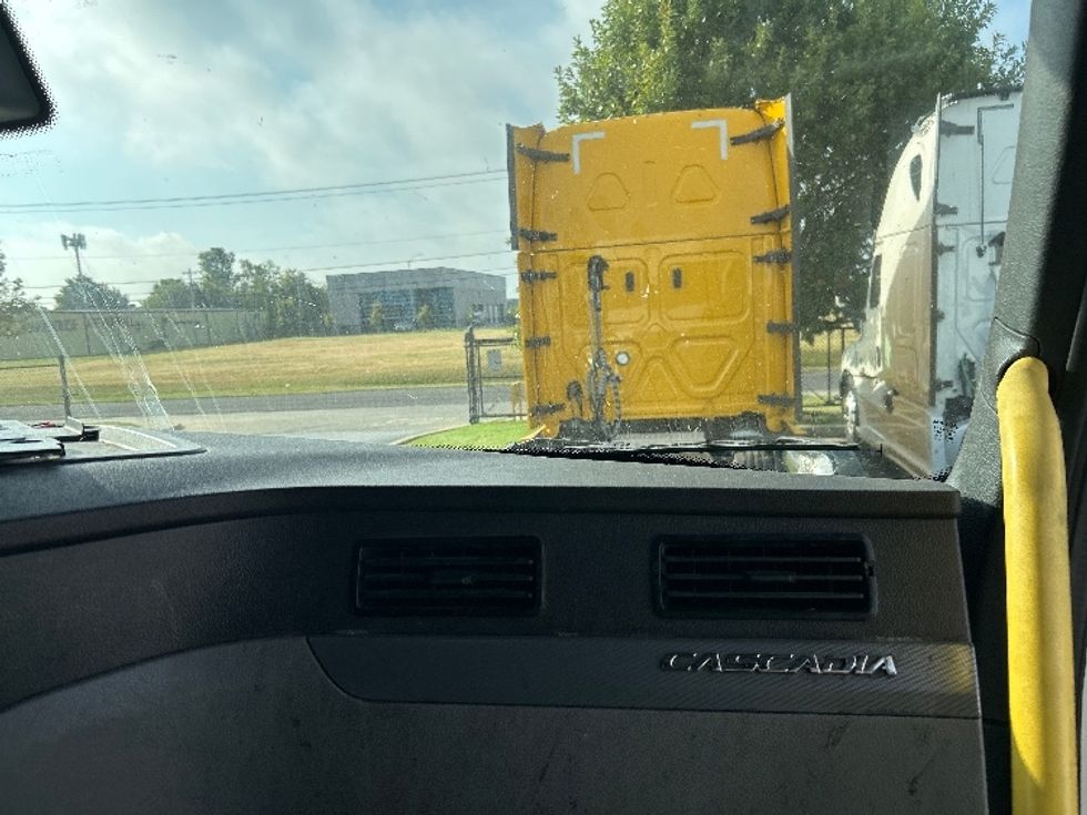 Sleeper Tractor-Heavy Duty Tractors-Freightliner-2020-T12664ST-Oklahoma City-OK-514,672\n\t\tmiles-$ 66,250 - Image 14