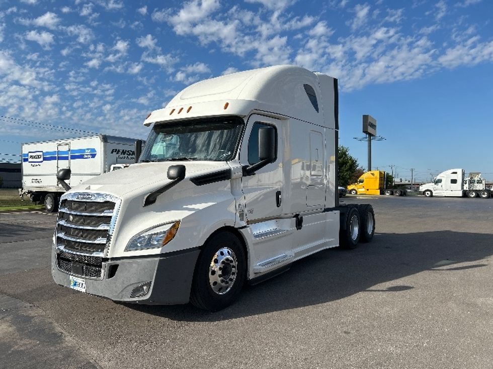 Sleeper Tractor-Heavy Duty Tractors-Freightliner-2020-T12664ST-Oklahoma City-OK-514,672\n\t\tmiles-$ 66,250 - Image 3