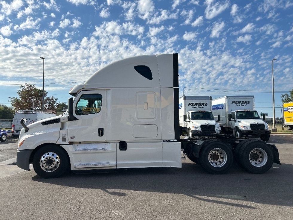 Sleeper Tractor-Heavy Duty Tractors-Freightliner-2020-T12664ST-Oklahoma City-OK-514,672\n\t\tmiles-$ 66,250 - Image 4