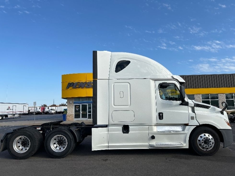 Sleeper Tractor-Heavy Duty Tractors-Freightliner-2020-T12664ST-Oklahoma City-OK-514,672\n\t\tmiles-$ 66,250 - Image 8