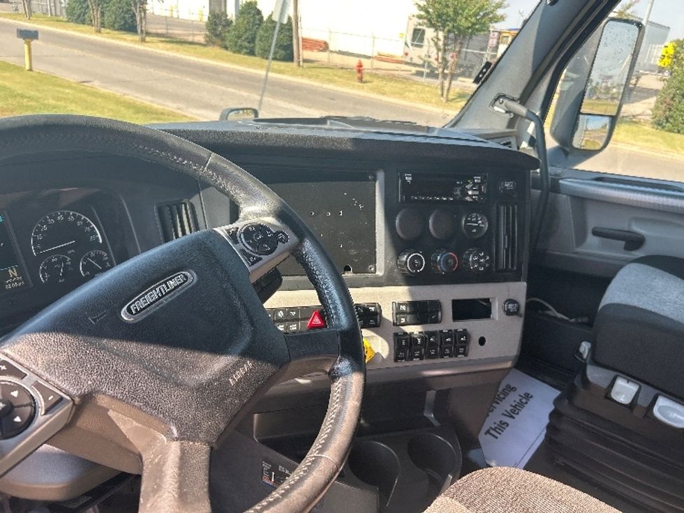Sleeper Tractor-Heavy Duty Tractors-Freightliner-2020-T12664ST-Oklahoma City-OK-581,034\n\t\tmiles-$ 60,250 - Image 10