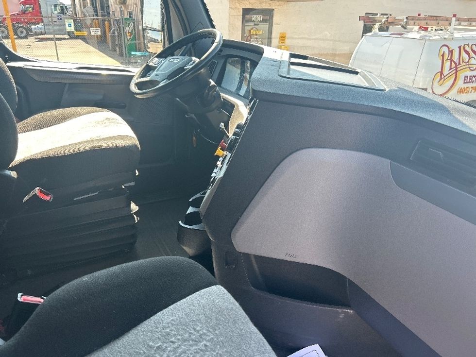 Sleeper Tractor-Heavy Duty Tractors-Freightliner-2020-T12664ST-Oklahoma City-OK-581,034\n\t\tmiles-$ 60,250 - Image 13