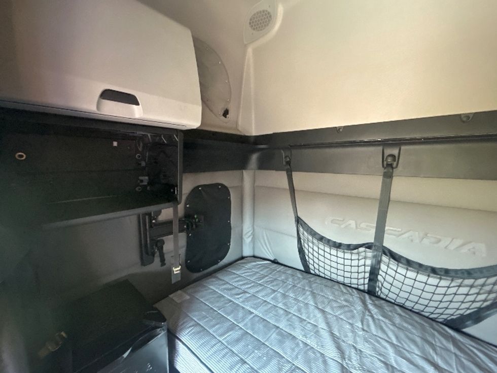 Sleeper Tractor-Heavy Duty Tractors-Freightliner-2020-T12664ST-Oklahoma City-OK-581,034\n\t\tmiles-$ 60,250 - Image 17