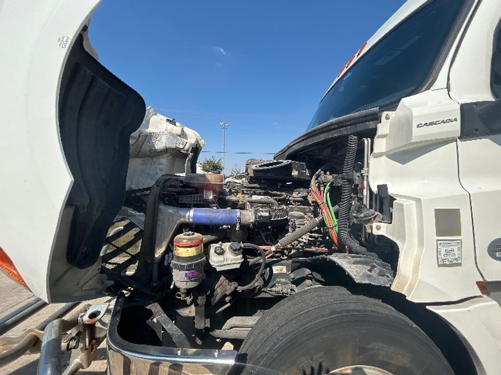 Sleeper Tractor-Heavy Duty Tractors-Freightliner-2020-T12664ST-Oklahoma City-OK-581,034\n\t\tmiles-$ 60,250 - Image 19