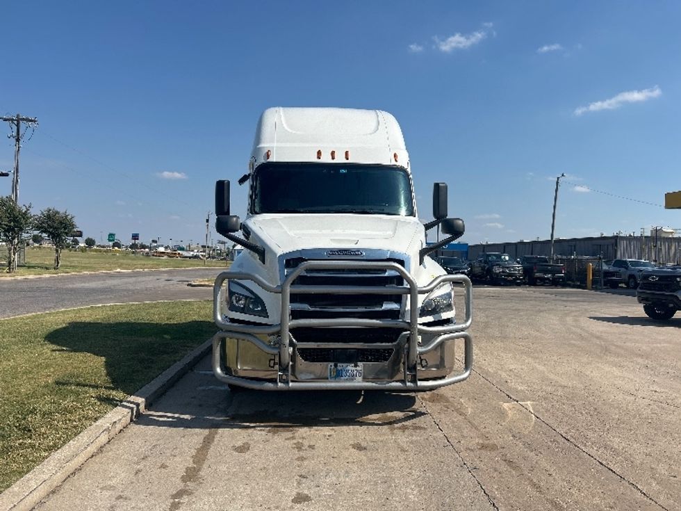 Sleeper Tractor-Heavy Duty Tractors-Freightliner-2020-T12664ST-Oklahoma City-OK-581,034\n\t\tmiles-$ 60,250 - Image 2