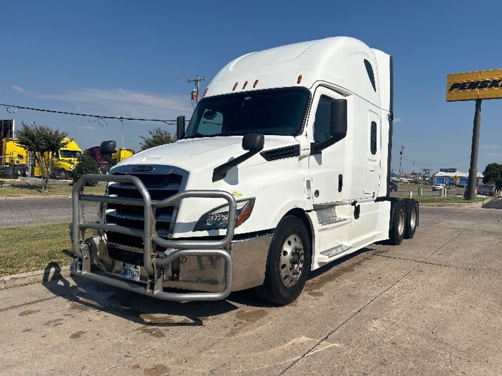 Sleeper Tractor-Heavy Duty Tractors-Freightliner-2020-T12664ST-Oklahoma City-OK-581,034\n\t\tmiles-$ 60,250 - Image 3