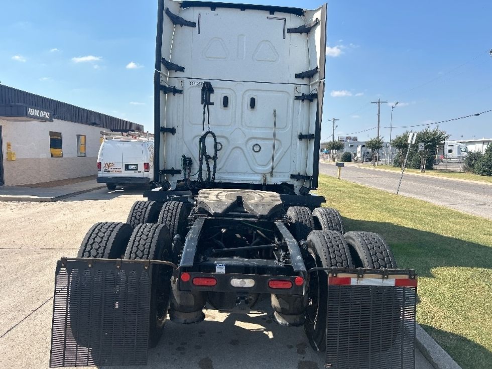 Sleeper Tractor-Heavy Duty Tractors-Freightliner-2020-T12664ST-Oklahoma City-OK-581,034\n\t\tmiles-$ 60,250 - Image 6