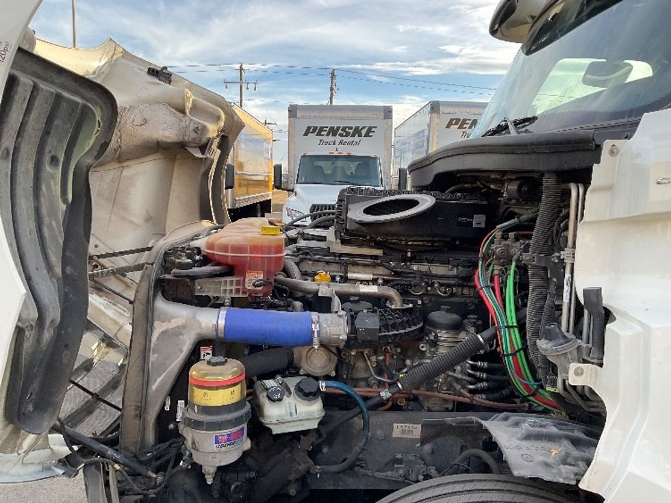 Sleeper Tractor-Heavy Duty Tractors-Freightliner-2020-T12664ST-Oklahoma City-OK-647,449\n\t\tmiles-$ 51,000 - Image 21