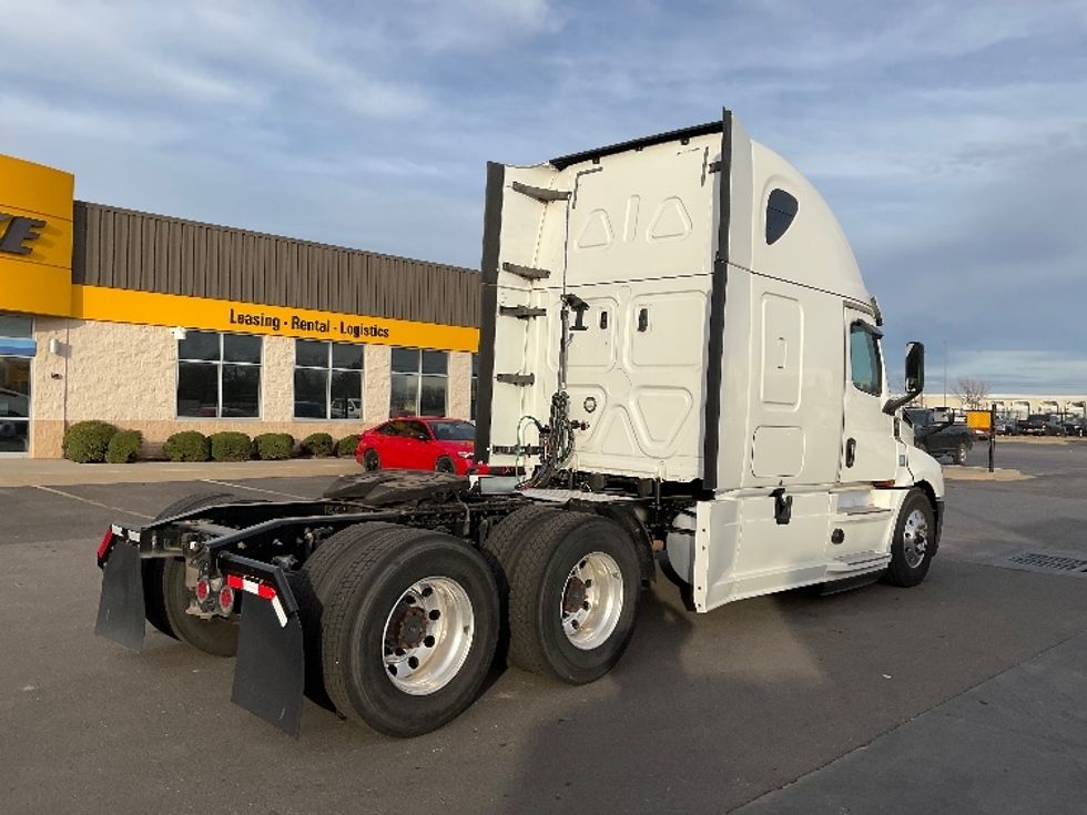 Sleeper Tractor-Heavy Duty Tractors-Freightliner-2020-T12664ST-Oklahoma City-OK-647,449\n\t\tmiles-$ 51,000 - Image 7