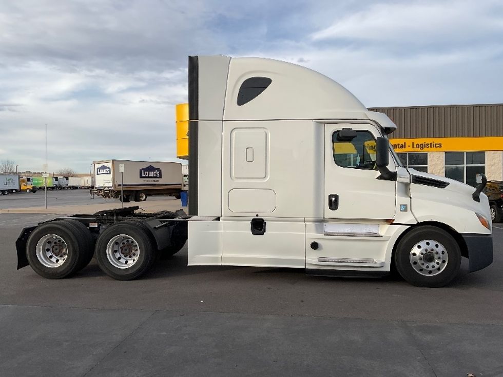 Sleeper Tractor-Heavy Duty Tractors-Freightliner-2020-T12664ST-Oklahoma City-OK-647,449\n\t\tmiles-$ 51,000 - Image 8