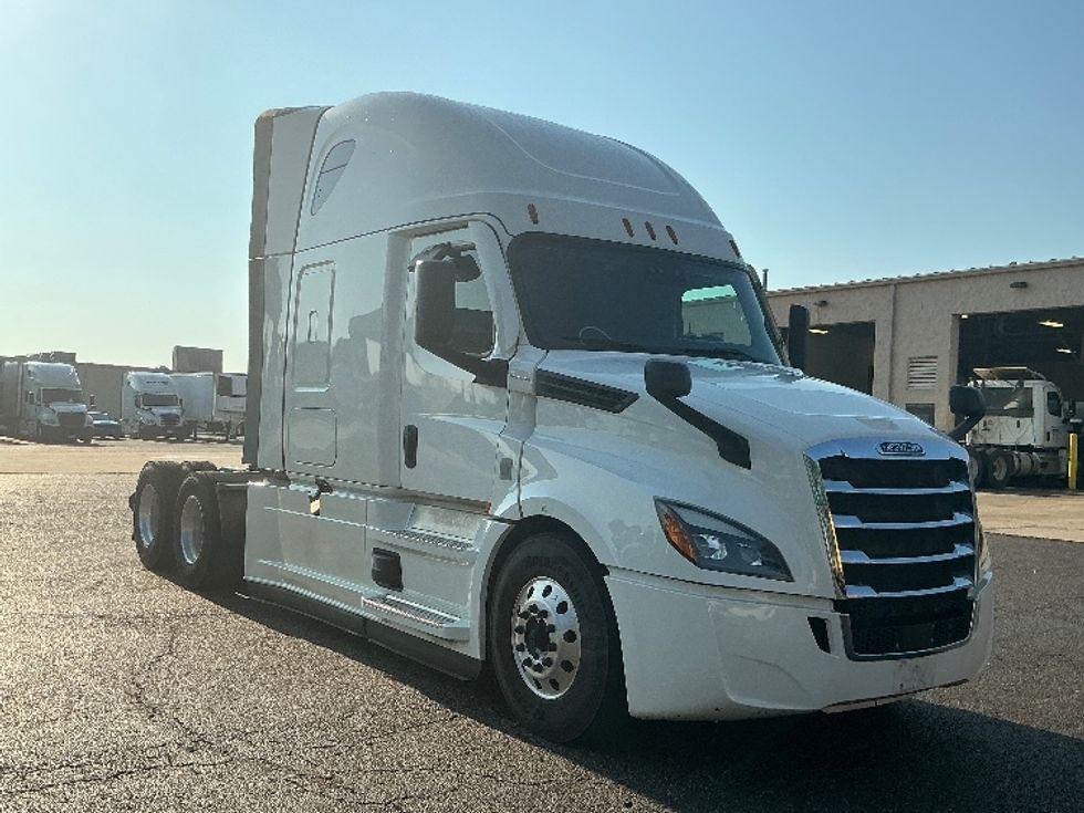 Sleeper Tractor-Heavy Duty Tractors-Freightliner-2020-T12664ST-Olive Branch-MS-343,040\n\t\tmiles-$ 75,000 - Image 1
