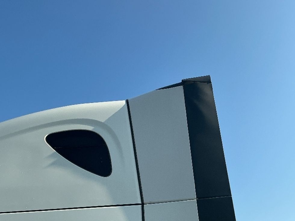 Sleeper Tractor-Heavy Duty Tractors-Freightliner-2020-T12664ST-Olive Branch-MS-343,040\n\t\tmiles-$ 75,000 - Image 21