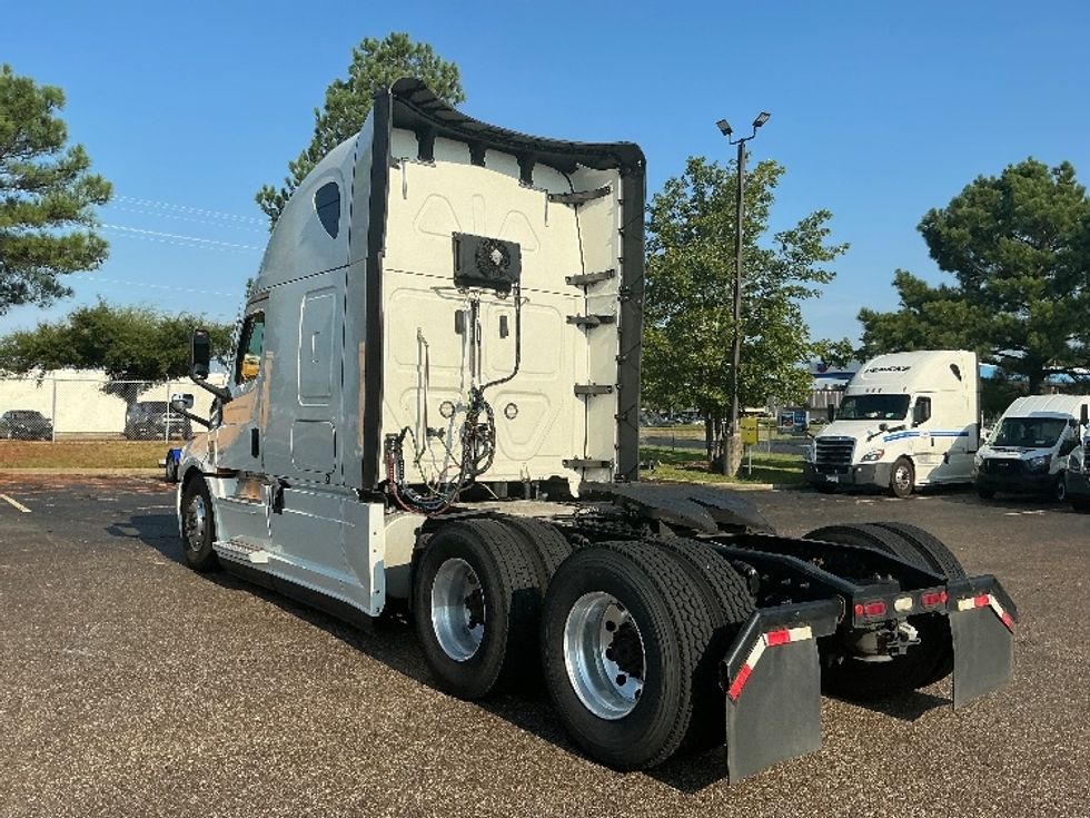 Sleeper Tractor-Heavy Duty Tractors-Freightliner-2020-T12664ST-Olive Branch-MS-343,040\n\t\tmiles-$ 75,000 - Image 5