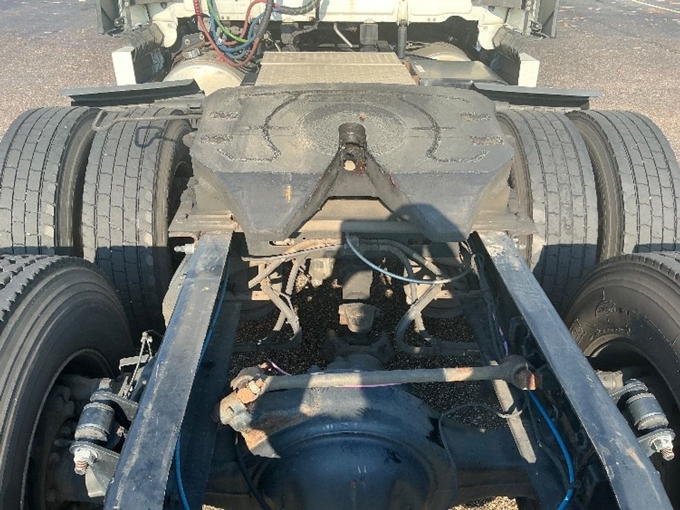 Sleeper Tractor-Heavy Duty Tractors-Freightliner-2020-T12664ST-Olive Branch-MS-343,040\n\t\tmiles-$ 75,000 - Image 6