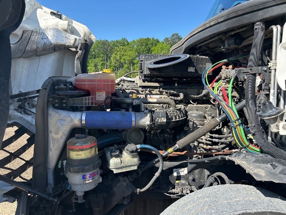 Sleeper Tractor-Heavy Duty Tractors-Freightliner-2020-T12664ST-Olive Branch-MS-474,723\n\t\tmiles-$ 70,000 - Image 21