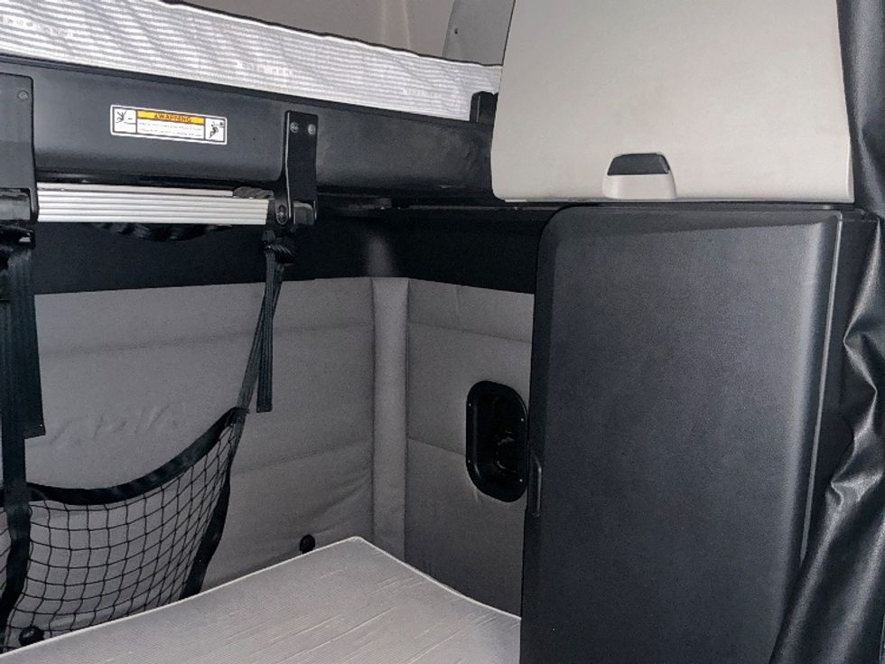 Sleeper Tractor-Heavy Duty Tractors-Freightliner-2020-T12664ST-Olive Branch-MS-565,955\n\t\tmiles-$ 55,500 - Image 18