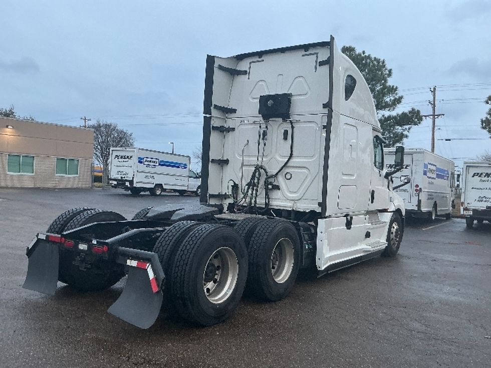 Sleeper Tractor-Heavy Duty Tractors-Freightliner-2020-T12664ST-Olive Branch-MS-565,955\n\t\tmiles-$ 55,500 - Image 7