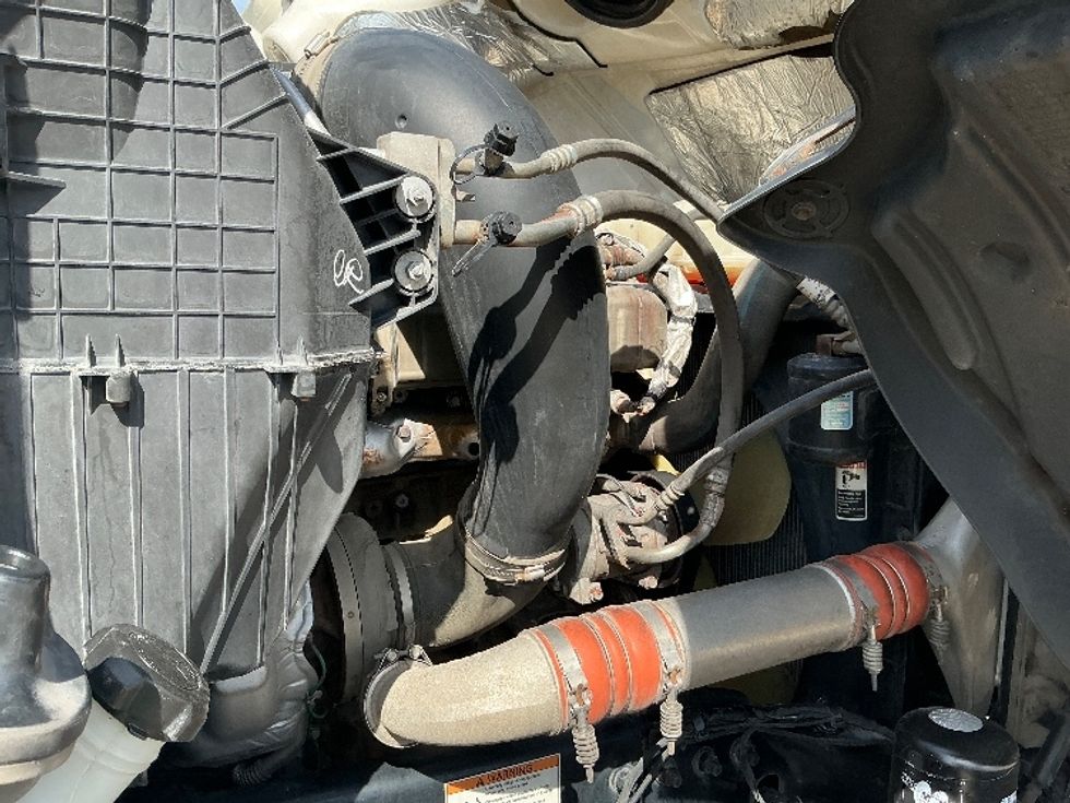 Sleeper Tractor-Heavy Duty Tractors-Freightliner-2020-T12664ST-Olive Branch-MS-620,592\n\t\tmiles-$ 55,500 - Image 20