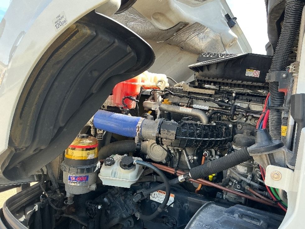 Sleeper Tractor-Heavy Duty Tractors-Freightliner-2020-T12664ST-Olive Branch-MS-620,592\n\t\tmiles-$ 55,500 - Image 21