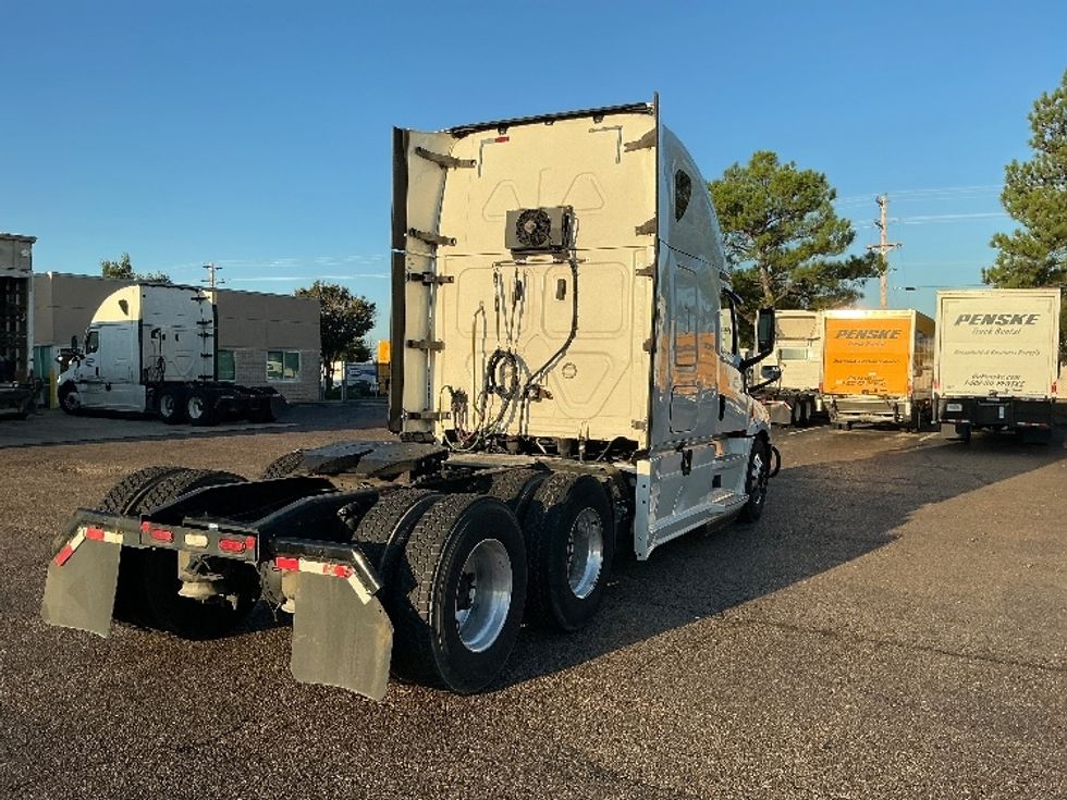 Sleeper Tractor-Heavy Duty Tractors-Freightliner-2020-T12664ST-Olive Branch-MS-628,000\n\t\tmiles-$ 54,000 - Image 7