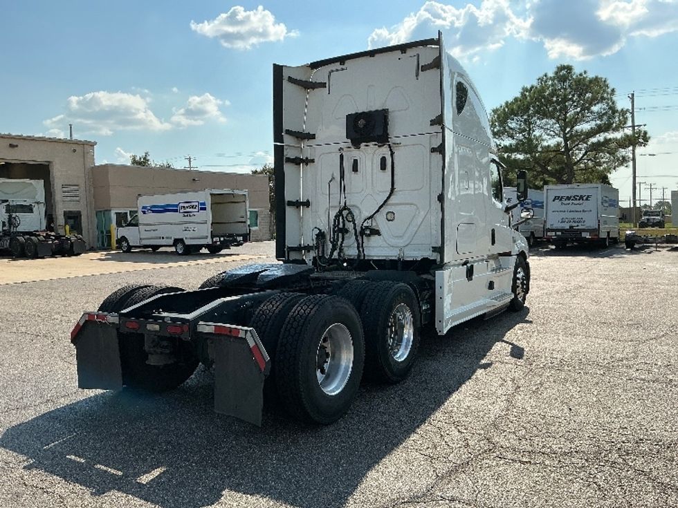 Sleeper Tractor-Heavy Duty Tractors-Freightliner-2020-T12664ST-Olive Branch-MS-629,149\n\t\tmiles-$ 55,000 - Image 7