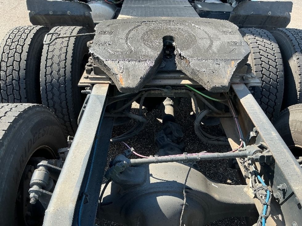 Sleeper Tractor-Heavy Duty Tractors-Freightliner-2020-T12664ST-Olive Branch-MS-703,529\n\t\tmiles-$ 49,250 - Image 6