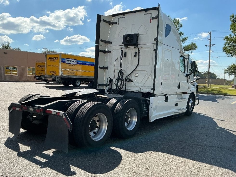 Sleeper Tractor-Heavy Duty Tractors-Freightliner-2020-T12664ST-Olive Branch-MS-703,529\n\t\tmiles-$ 49,250 - Image 7
