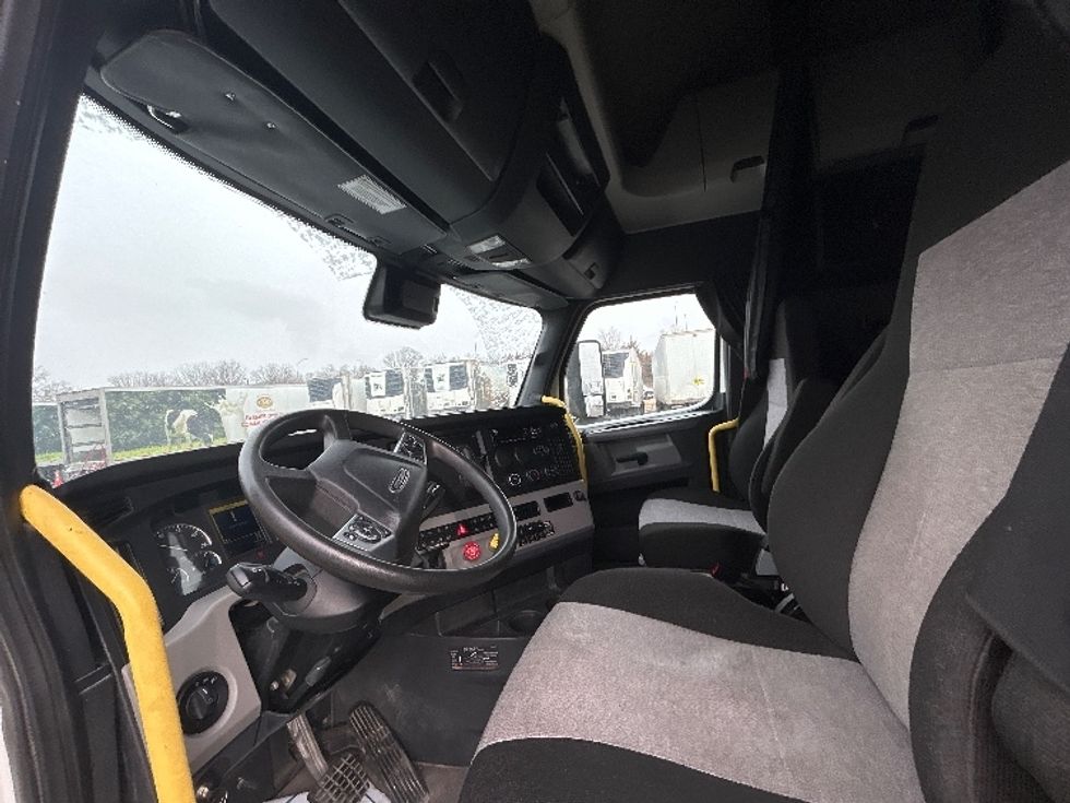 Sleeper Tractor-Heavy Duty Tractors-Freightliner-2020-T12664ST-Omaha-NE-248,991\n\t\tmiles-$ 73,000 - Image 10