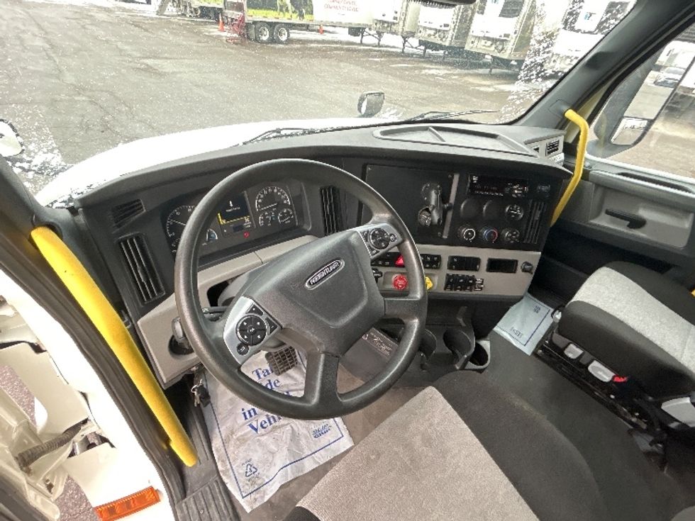 Sleeper Tractor-Heavy Duty Tractors-Freightliner-2020-T12664ST-Omaha-NE-248,991\n\t\tmiles-$ 73,000 - Image 11
