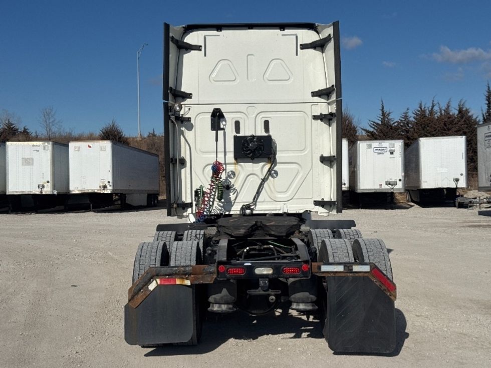 Sleeper Tractor-Heavy Duty Tractors-Freightliner-2020-T12664ST-Omaha-NE-248,991\n\t\tmiles-$ 73,000 - Image 6