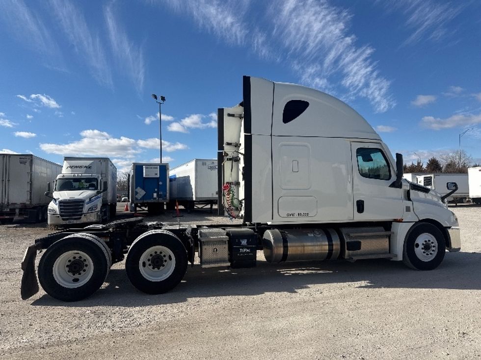 Sleeper Tractor-Heavy Duty Tractors-Freightliner-2020-T12664ST-Omaha-NE-248,991\n\t\tmiles-$ 73,000 - Image 8