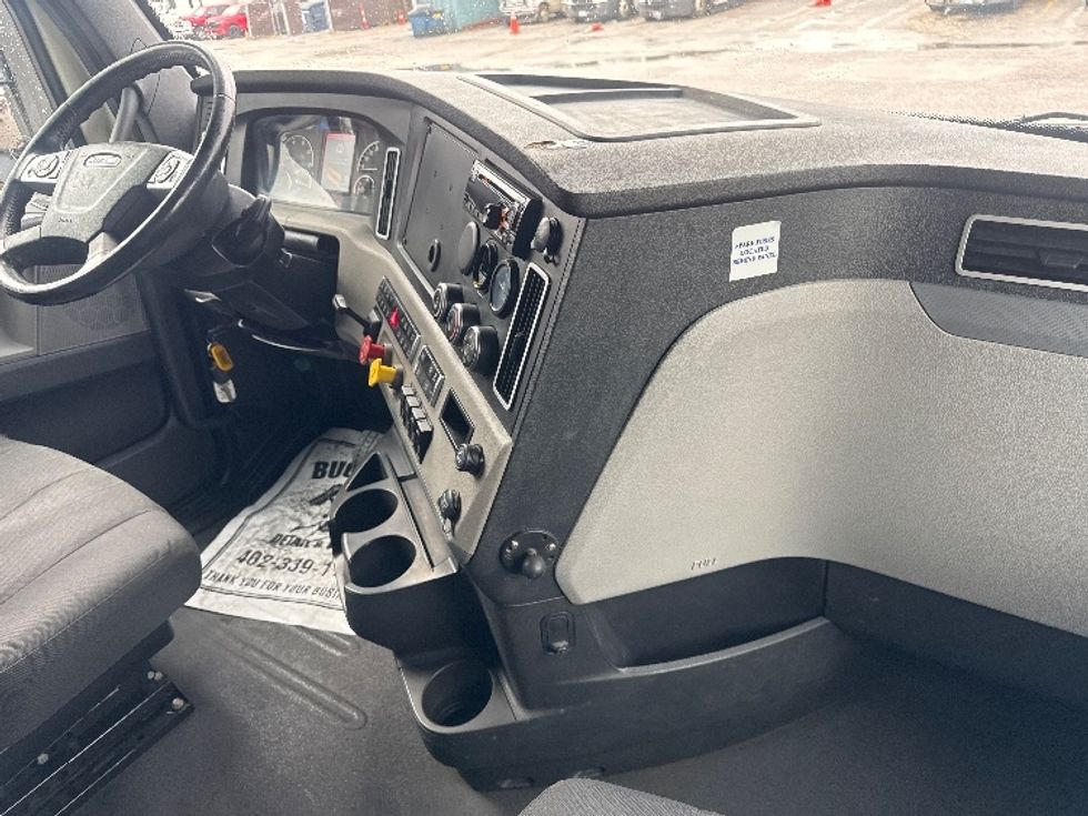 Sleeper Tractor-Heavy Duty Tractors-Freightliner-2020-T12664ST-Omaha-NE-455,956\n\t\tmiles-$ 67,750 - Image 15