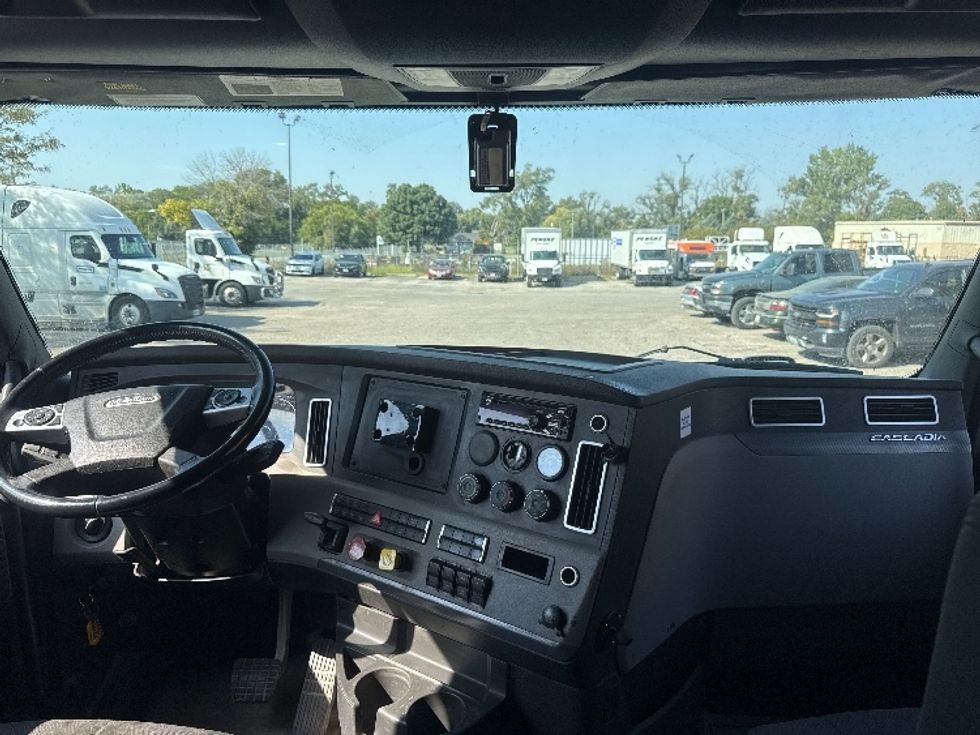 Sleeper Tractor-Heavy Duty Tractors-Freightliner-2020-T12664ST-Omaha-NE-457,368\n\t\tmiles-$ 66,750 - Image 12