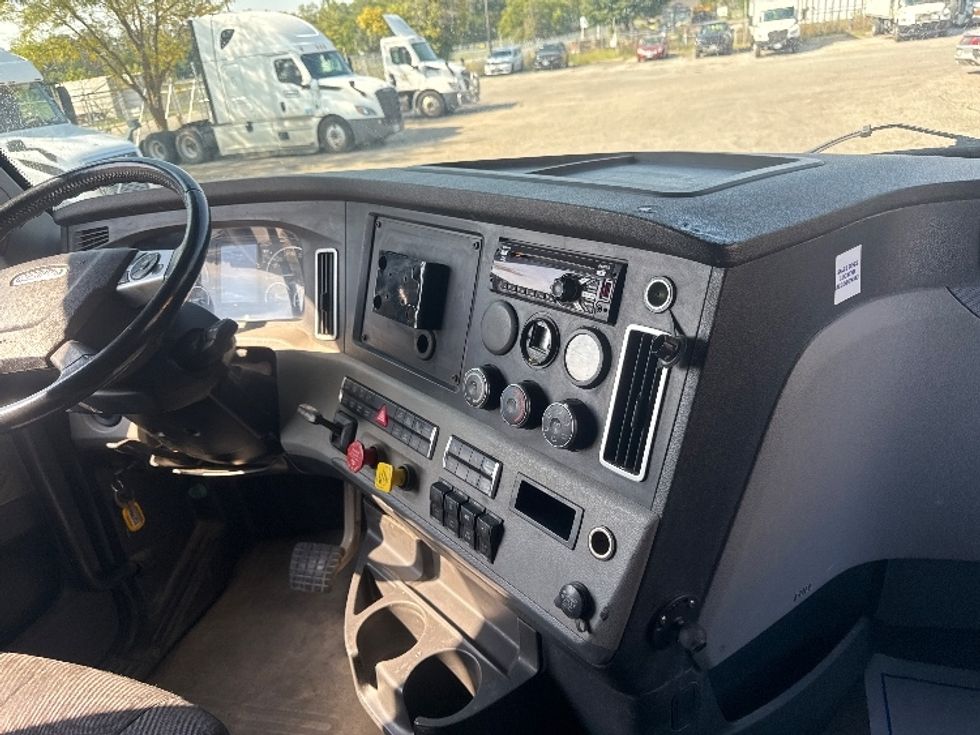 Sleeper Tractor-Heavy Duty Tractors-Freightliner-2020-T12664ST-Omaha-NE-457,368\n\t\tmiles-$ 66,750 - Image 15