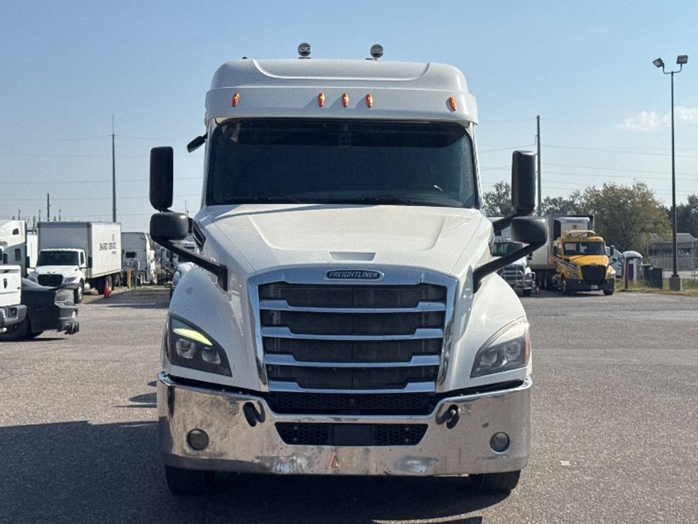 Sleeper Tractor-Heavy Duty Tractors-Freightliner-2020-T12664ST-Omaha-NE-457,368\n\t\tmiles-$ 66,750 - Image 2