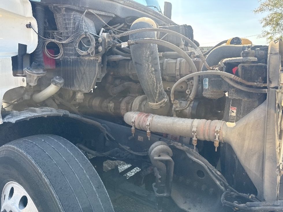 Sleeper Tractor-Heavy Duty Tractors-Freightliner-2020-T12664ST-Omaha-NE-457,368\n\t\tmiles-$ 66,750 - Image 20