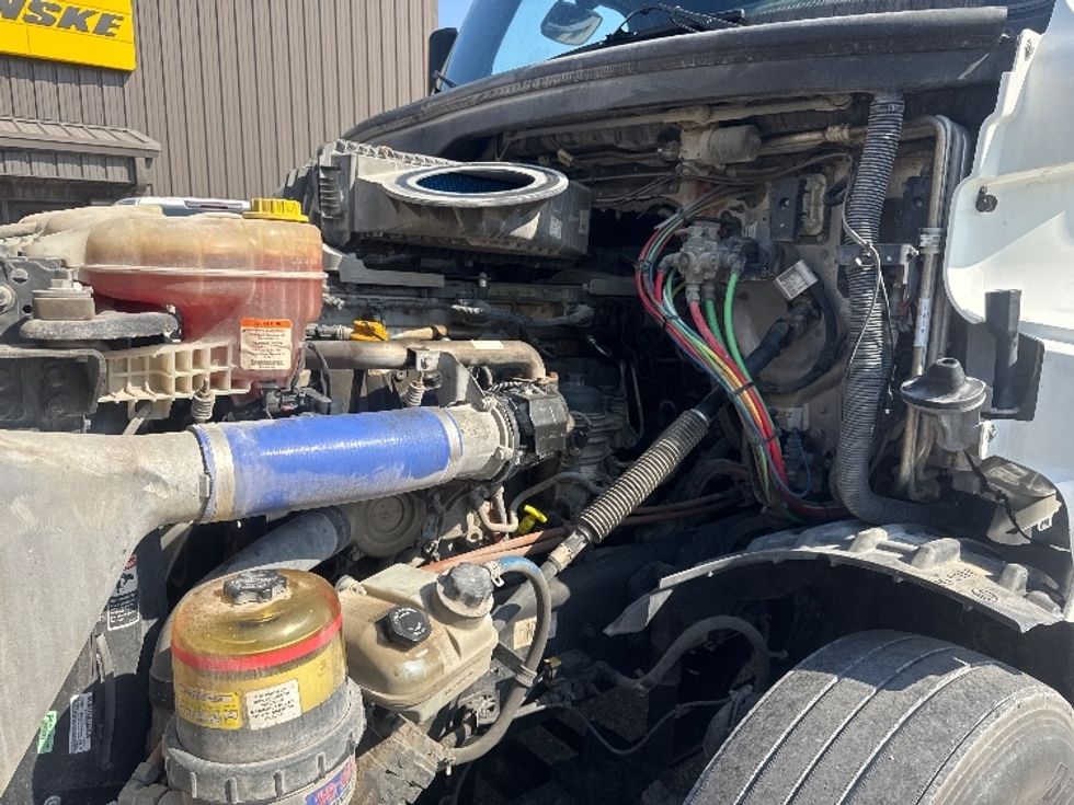 Sleeper Tractor-Heavy Duty Tractors-Freightliner-2020-T12664ST-Omaha-NE-457,368\n\t\tmiles-$ 66,750 - Image 21