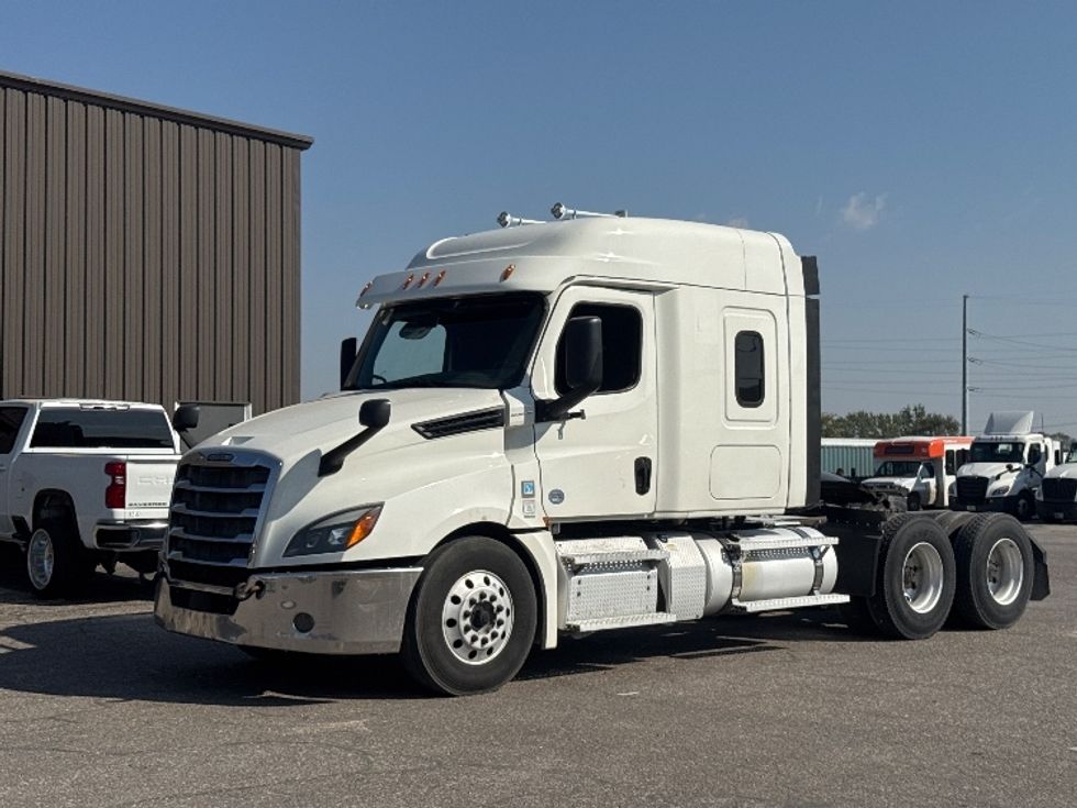 Sleeper Tractor-Heavy Duty Tractors-Freightliner-2020-T12664ST-Omaha-NE-457,368\n\t\tmiles-$ 66,750 - Image 3