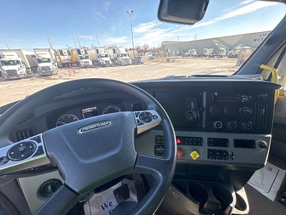 Sleeper Tractor-Heavy Duty Tractors-Freightliner-2020-T12664ST-Omaha-NE-479,470\n\t\tmiles-$ 60,000 - Image 11