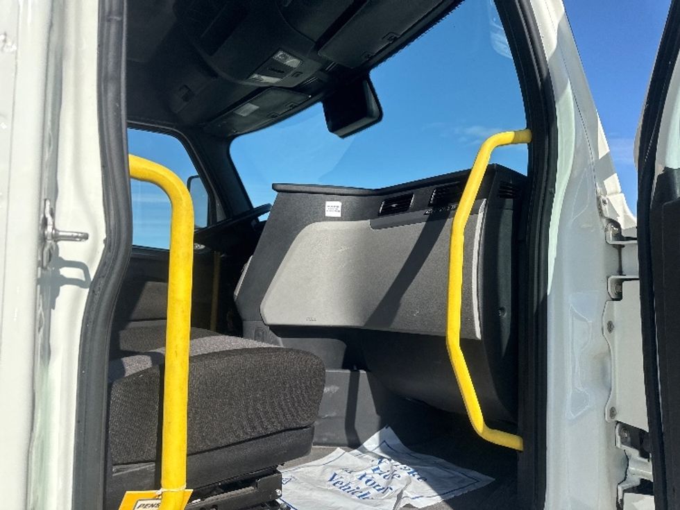 Sleeper Tractor-Heavy Duty Tractors-Freightliner-2020-T12664ST-Omaha-NE-479,470\n\t\tmiles-$ 60,000 - Image 13