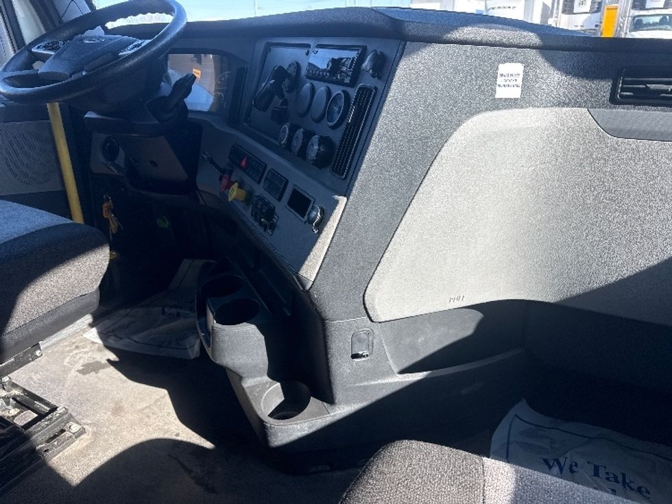 Sleeper Tractor-Heavy Duty Tractors-Freightliner-2020-T12664ST-Omaha-NE-479,470\n\t\tmiles-$ 60,000 - Image 15
