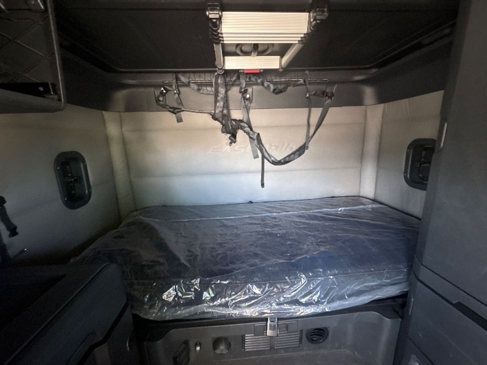 Sleeper Tractor-Heavy Duty Tractors-Freightliner-2020-T12664ST-Omaha-NE-479,470\n\t\tmiles-$ 60,000 - Image 16